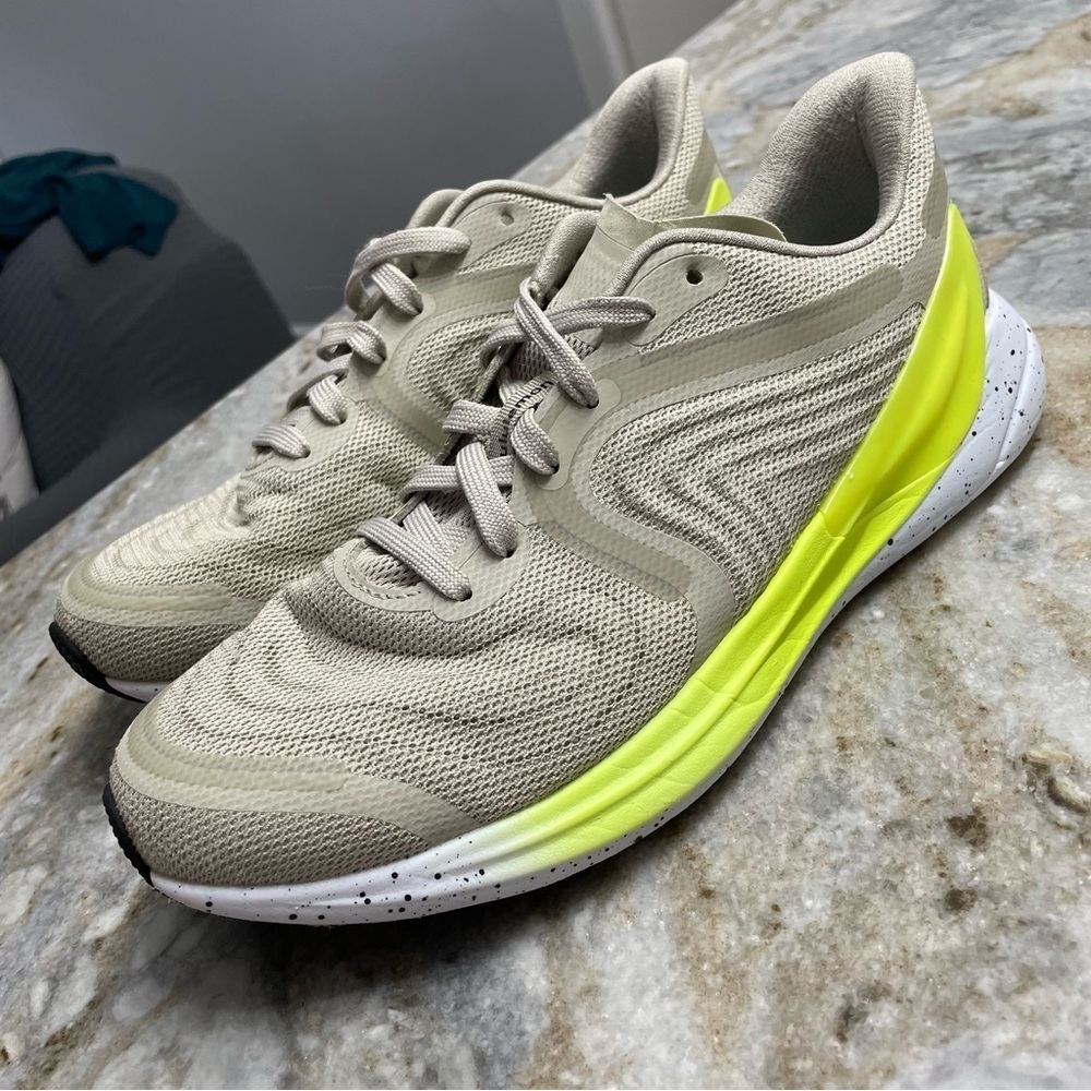 Lululemon Blissfeel 2 Women's Running Shoe Sz 9.5